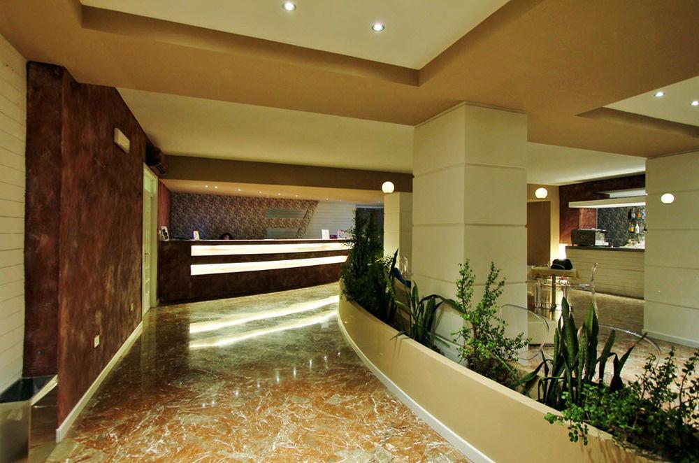 Baia Azzurra Hotel 4*